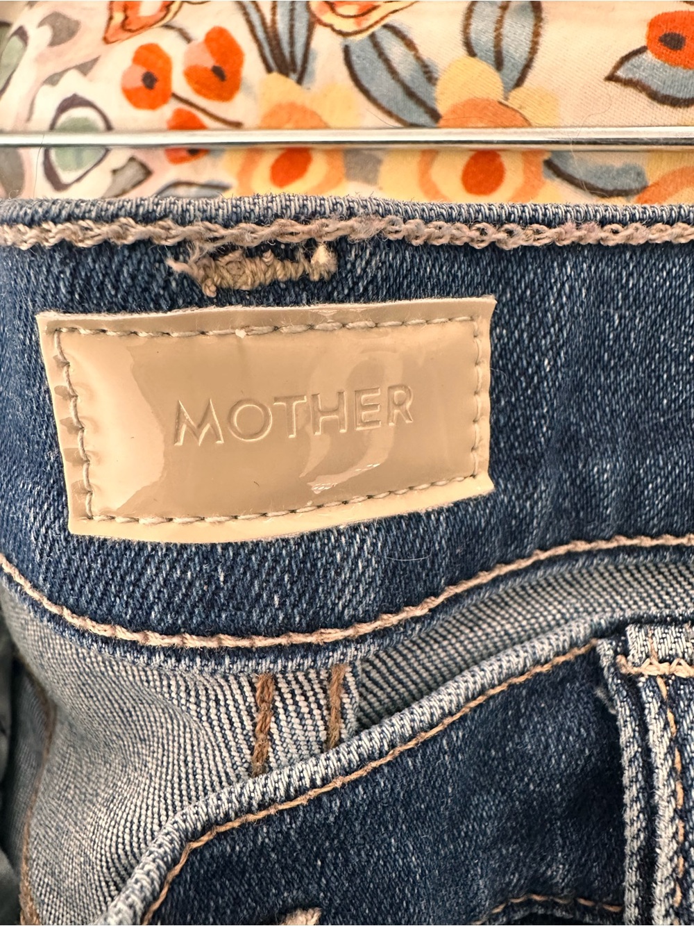 Mother “The Newbie” ankle frayed jeans in size 30 - Picture 6 of 9
